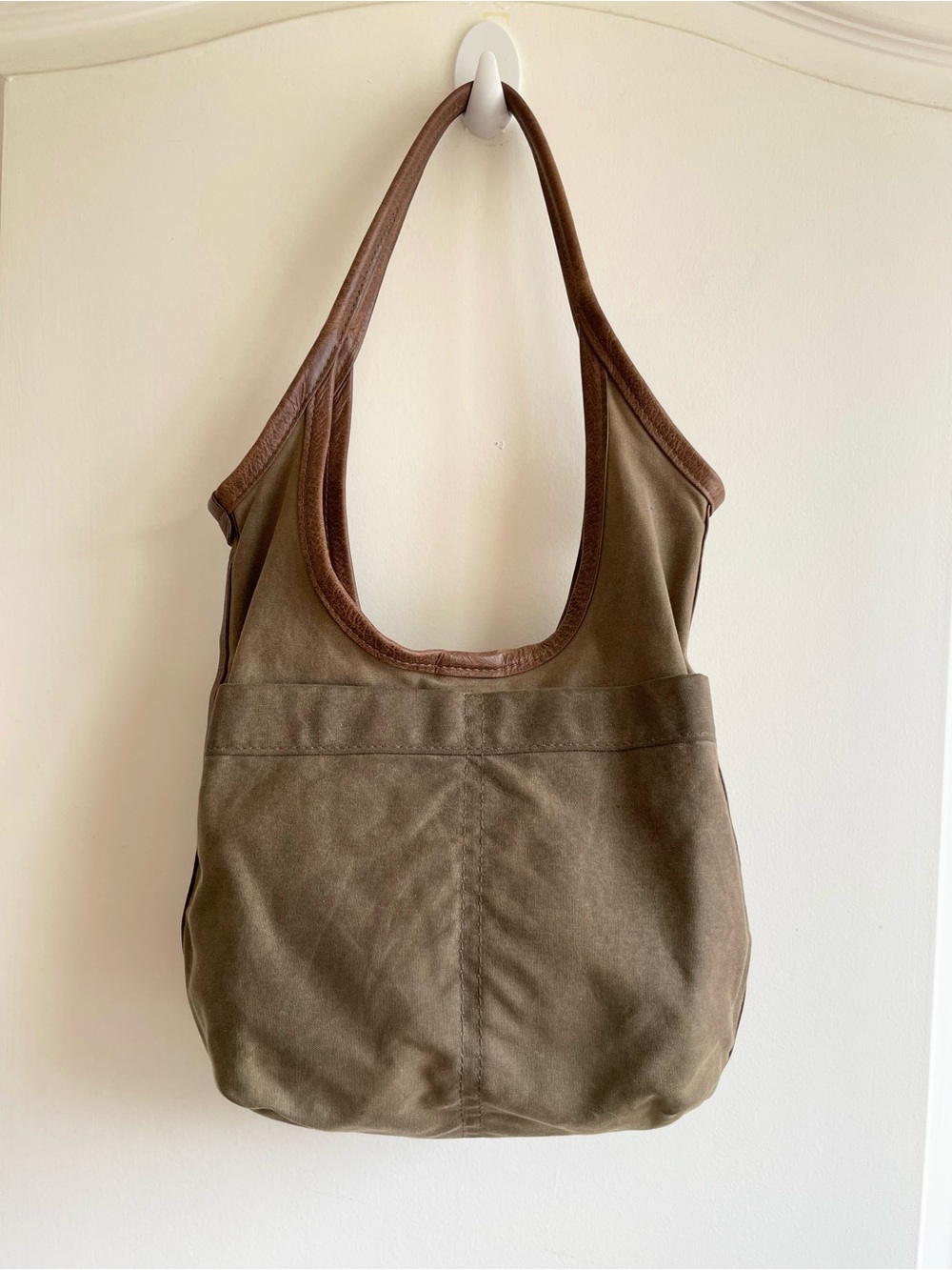 Everyday Shoulder Tote in Olive Brown